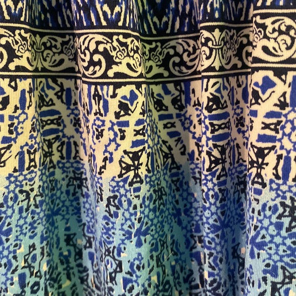 Fyve Women’s Blue and White Printed Tank Top XL - Picture 5 of 6